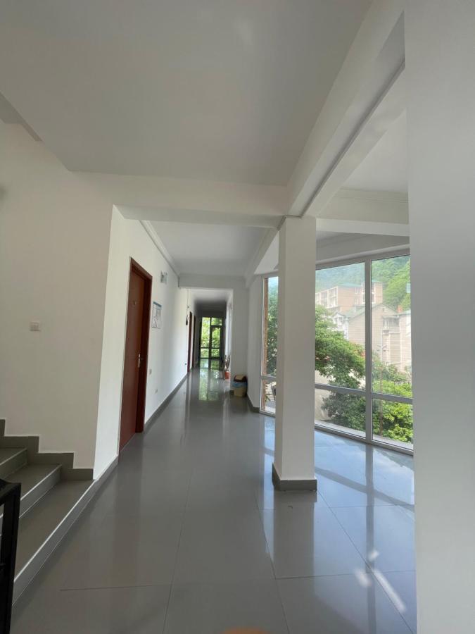 Hotel Lazuri In Kvariati Exterior photo
