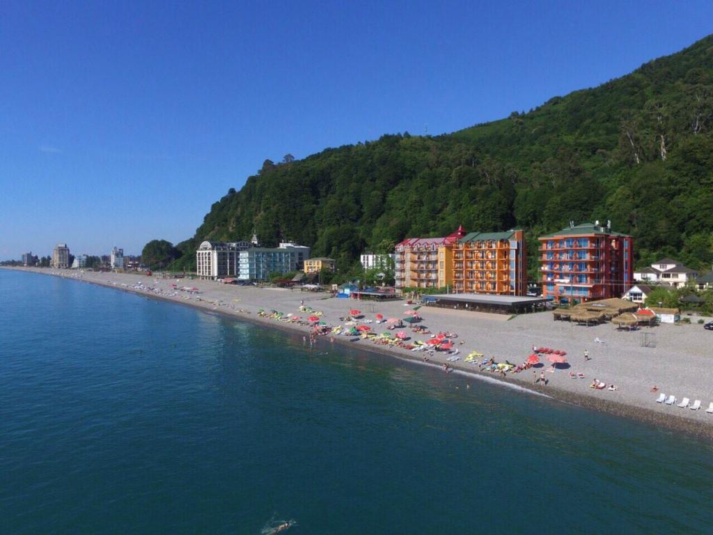 Hotel Lazuri In Kvariati Exterior photo